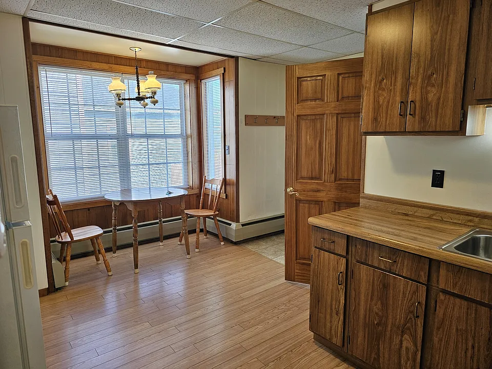 6 Oak St #1