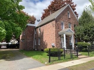 13 Olivine St, Chicopee, MA 01013