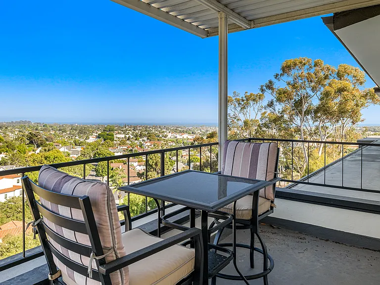 813 E Anapamu St #Penthouse B — Photo 19