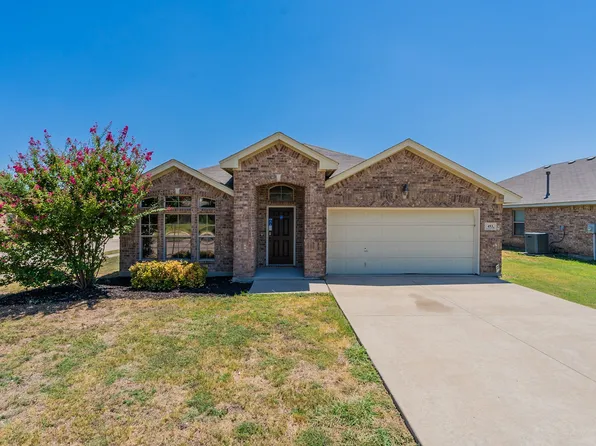 453 Brookhollow Ln, Saginaw, TX 76131