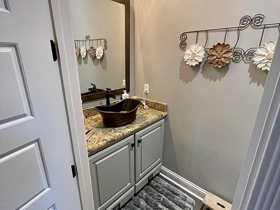 5th image of 298 Conrad Ln