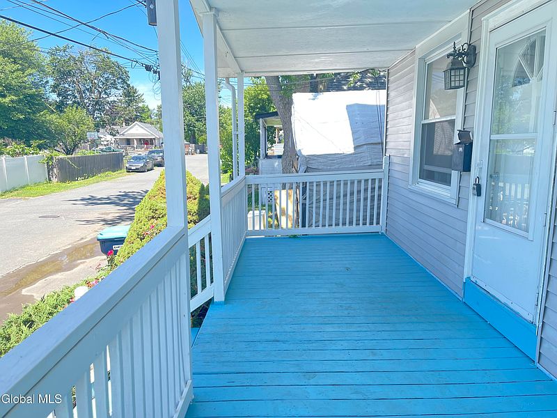 5th image of 11 Sunnyside Avenue