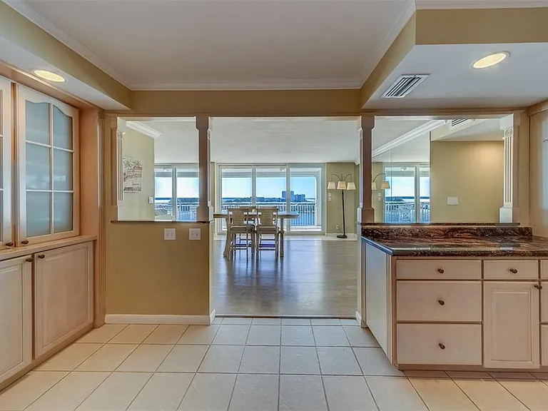 675 S Gulfview Blvd #Penthouse 1 — Photo 8