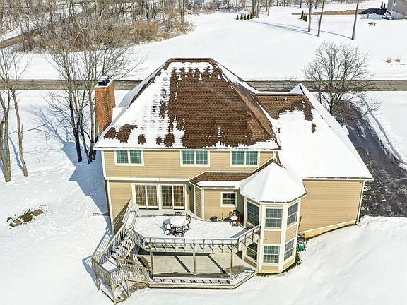 3rd image of 124 Reserve Dr