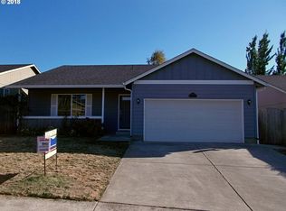895 Arthur Ave, Cottage Grove, OR 97424