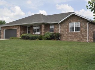 655 E Summit St, Bolivar, MO 65613