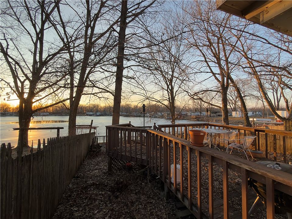 2nd image of 71 Lakeview Rd