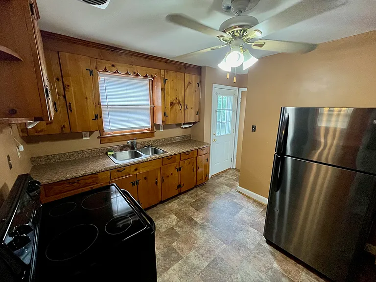 1609 Sangloe Pl — Photo 4