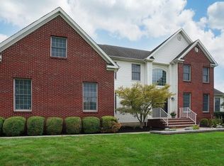 1 Hickory Ln, Green Brook Twp, NJ 08812