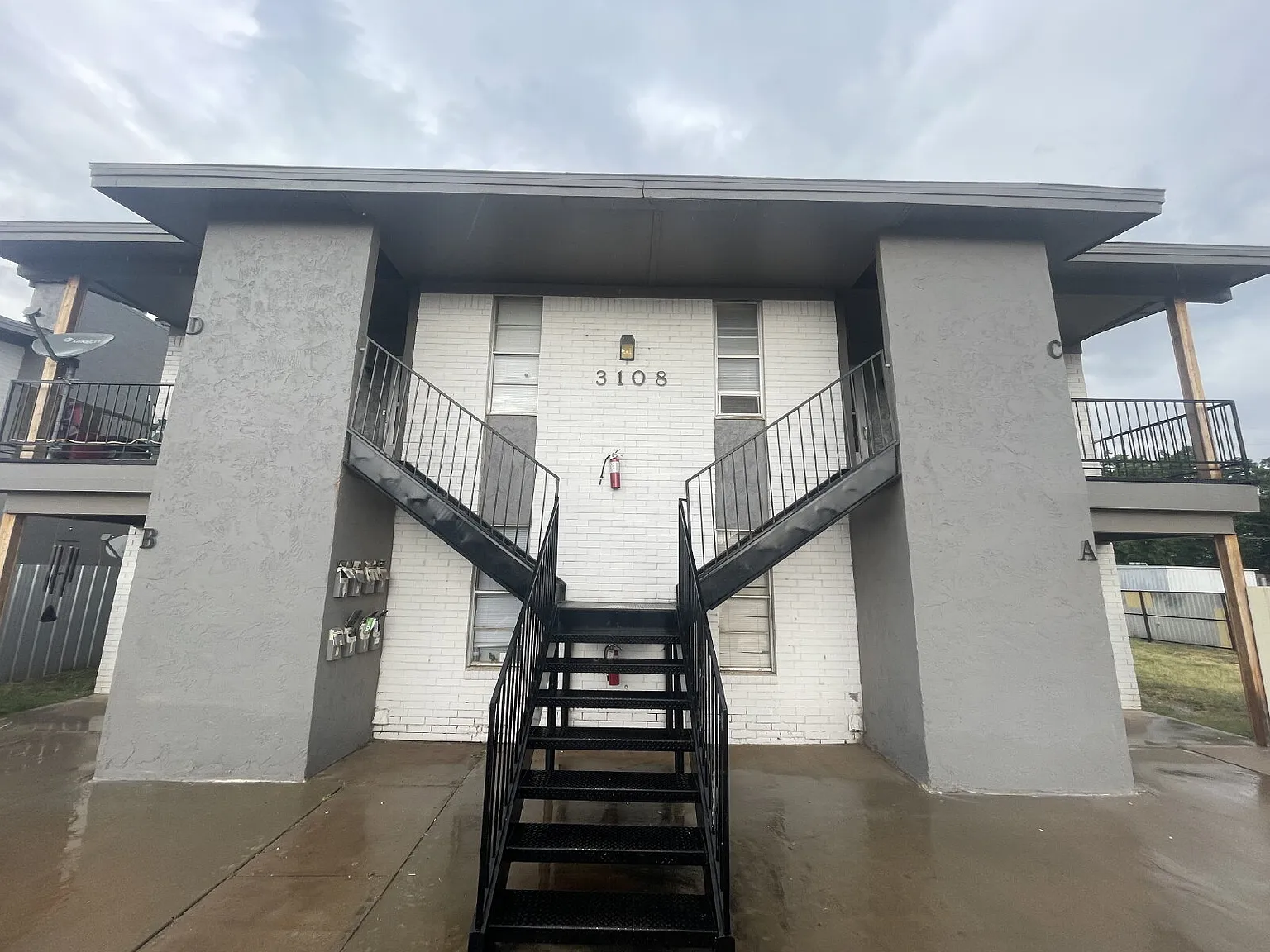 2 bed, 1.0 bath, 800 sqft, $725 — Photo 1
