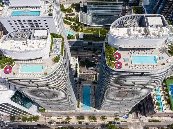 45 SW 9th St APT 2009, Miami, FL 33130