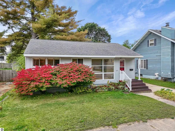 712 Lincoln St, Cadillac, MI 49601