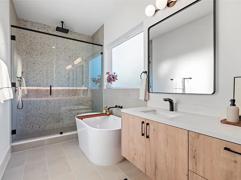 4218 Nichols St — Photo 35