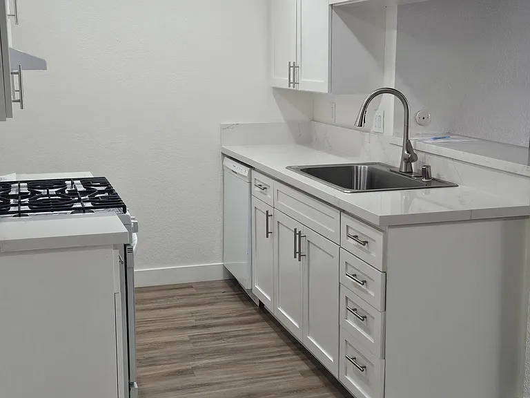 3608 W Orange Ave #103 — Photo 2