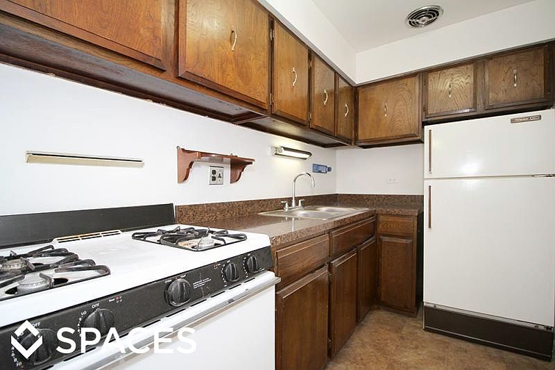 1st image of 444 W Barry Ave #444327A