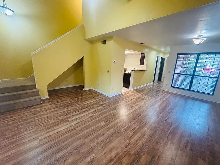 900 SW 62nd Blvd #G37 — Photo 9