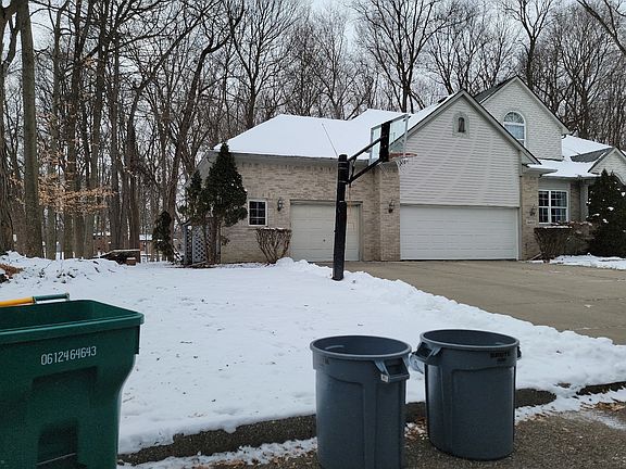 3rd image of 24823 Cobblestone Ct