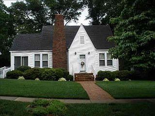 1st image of 327 W Prentiss Ave