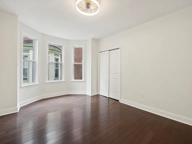 4911 Warrington Ave — Photo 25