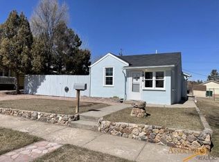 1916 Washington Ave, Hot Springs, SD 57747