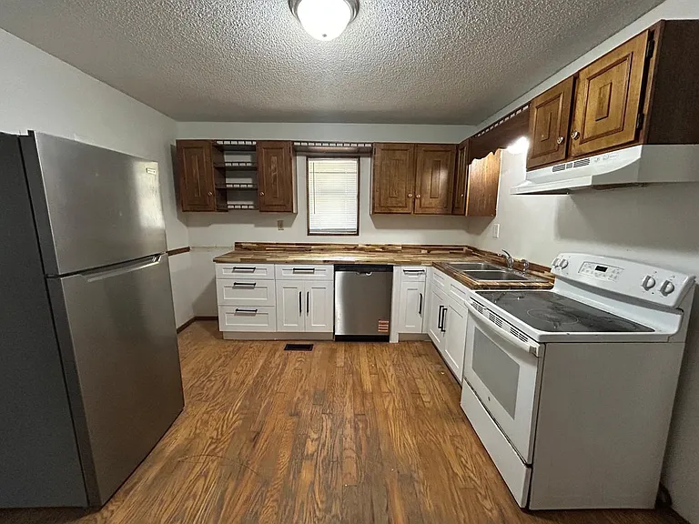 3801 Cresswell Ave — Photo 22
