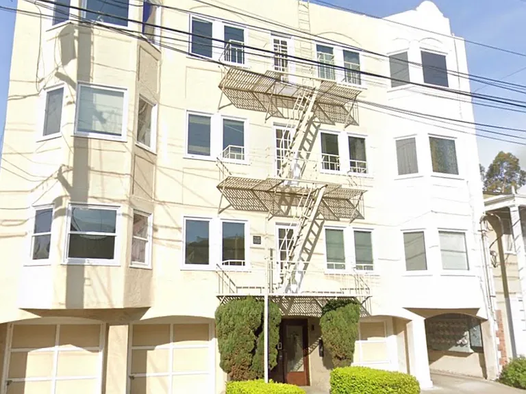 1672 Oxford St #17 — Photo 1