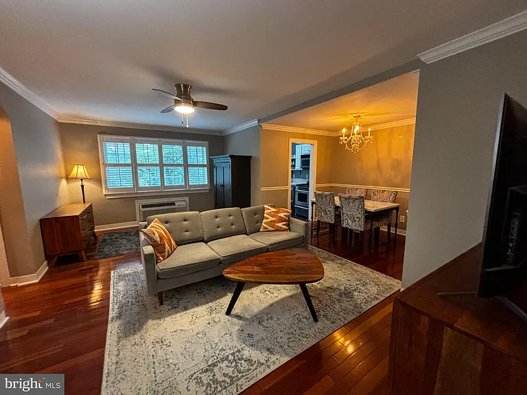 820 S Washington St #226 — Photo 3