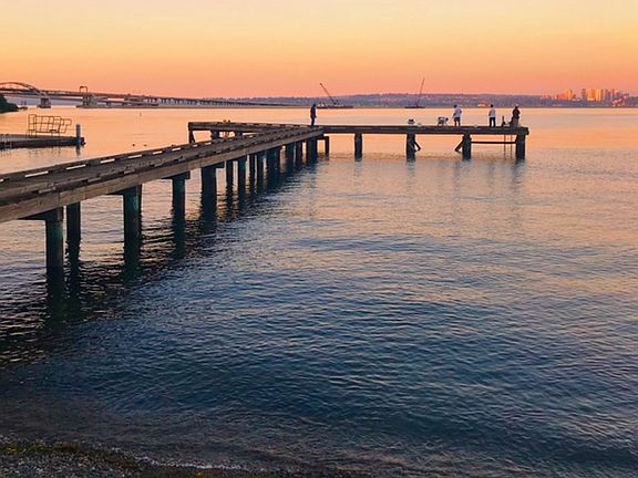 Just up the Pedestrian Stairwell a few blocks away enjoy Lake Washington.