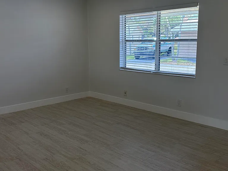 2812 Duke Ln — Photo 18