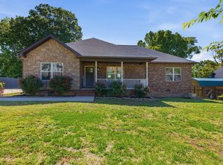 100 Mockingbird Ln, Hartsville, TN 37074