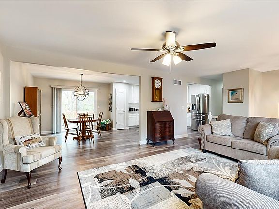 5th image of 785 Bear Mountain Dr