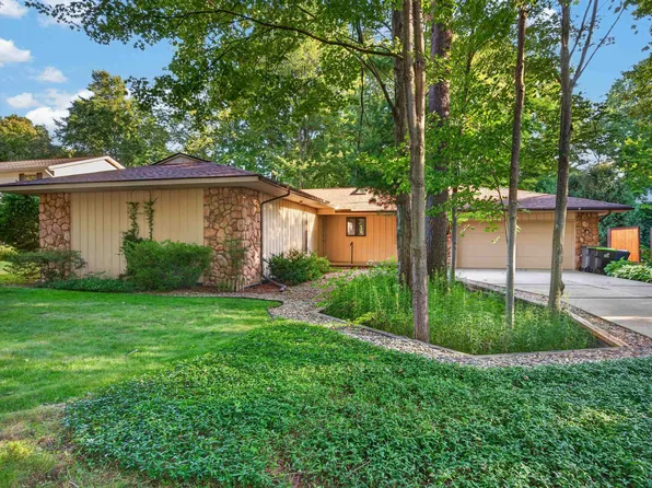 3013 Jeffrey Ln, Midland, MI 48640