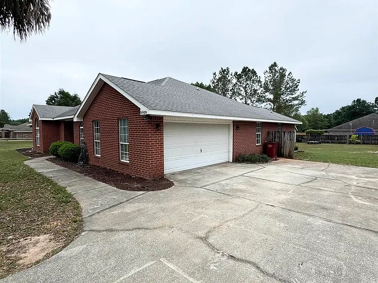 9909 S Trace Rd — Photo 2