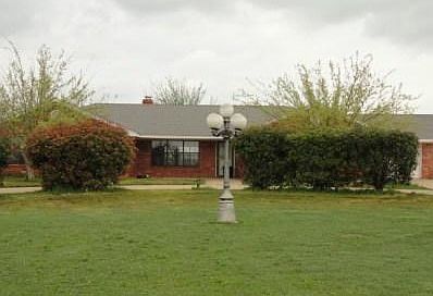 2nd image of 602 Bush Dr
