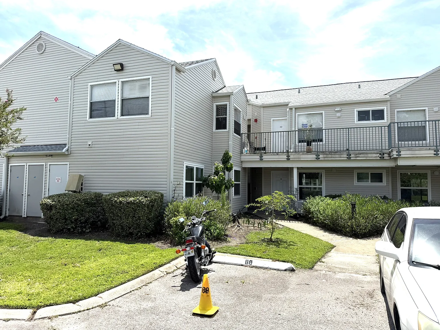 2 bed, 900 sqft, $1,650 — Photo 2