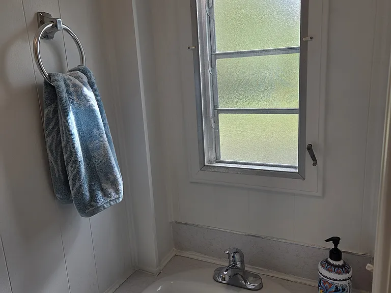 300 Pinewood Ave — Photo 51