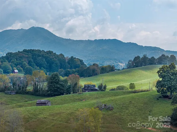 204 Ty Lea Dr #17, Waynesville, NC 28785