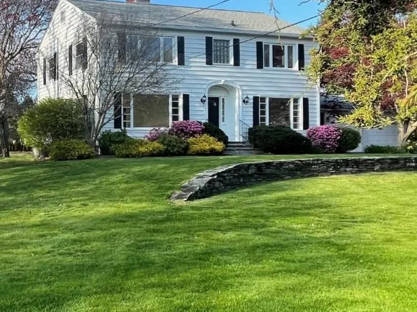 63 Briarcliff Ave, Warwick, RI 02889