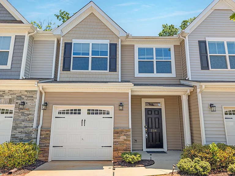 206 Brochaill Ct — Photo 1