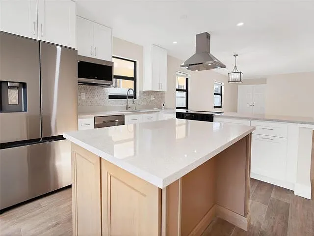 391 NW 58th Ave — Photo 5