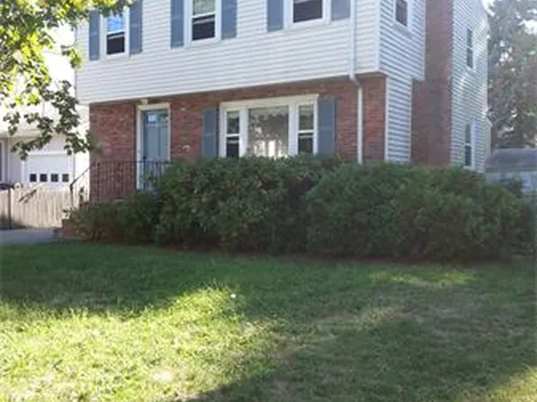 18 Kingsland Rd, West Roxbury, MA 02132