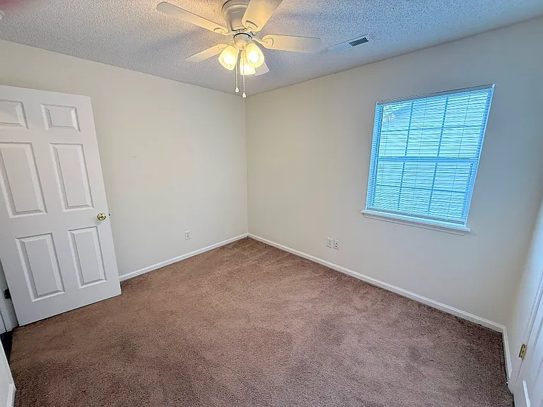 104 Benin Ct #B — Photo 24