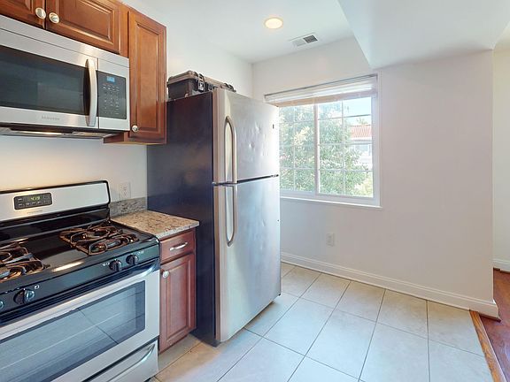3rd image of 1316 Spring Rd NW APT 304