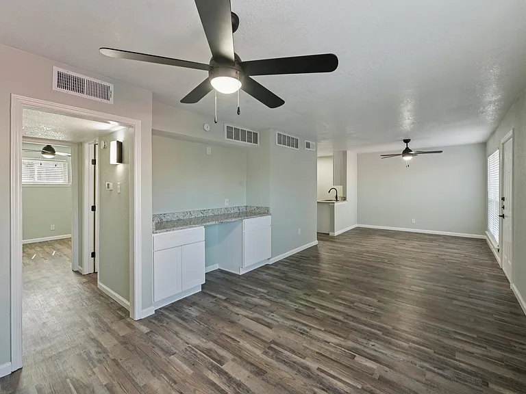 The Element on Live Oak — Photo 14
