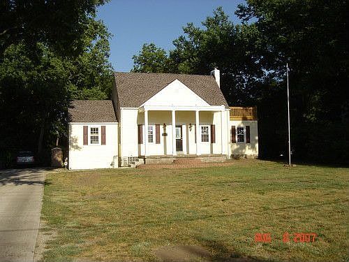 5th image of 10715 Newton Ave