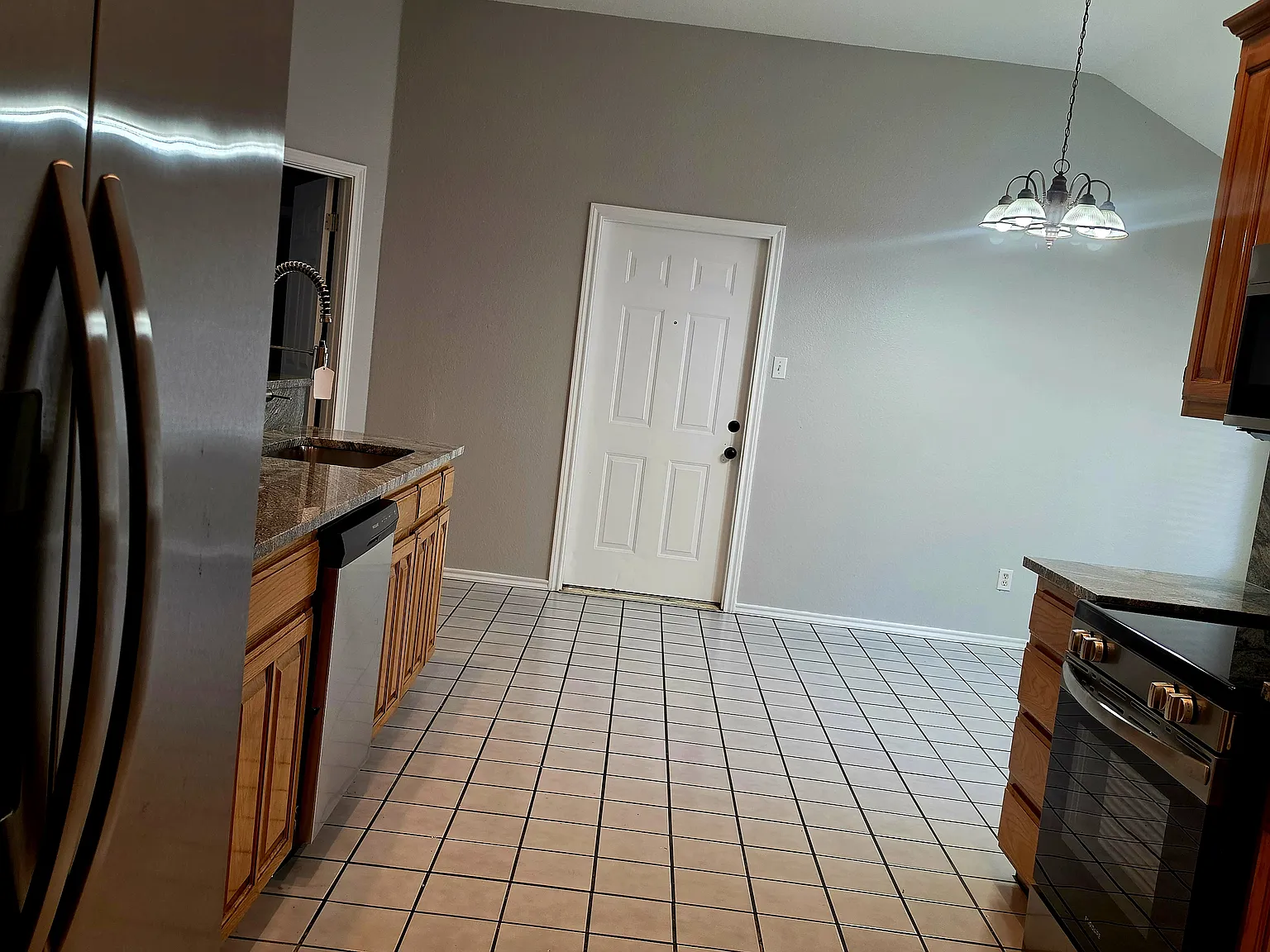4618 Lyndi Ln — Photo 3