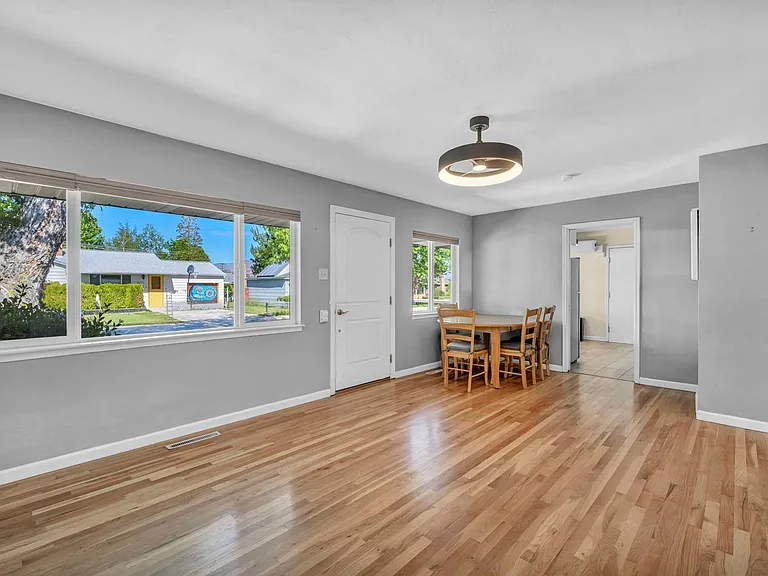 620 Belgrave Ave — Photo 16