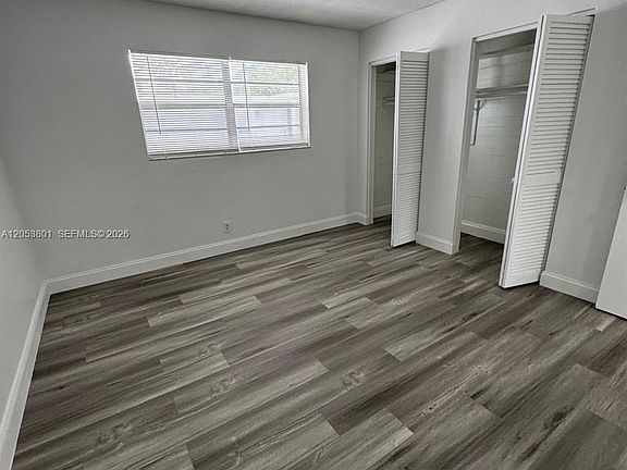 5th image of 2435 Van Buren St #2B