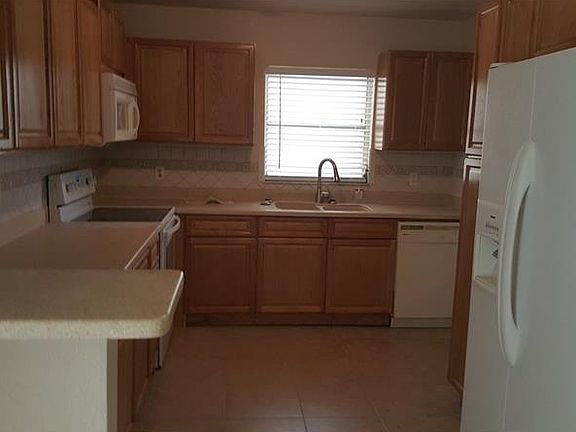 4th image of 11110 N 28th St