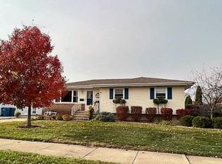 924 Northgate Dr, Dyer, IN 46311
